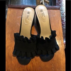 Avon Cushion Walk Size 8